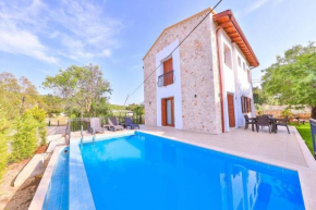Villa Almond 1